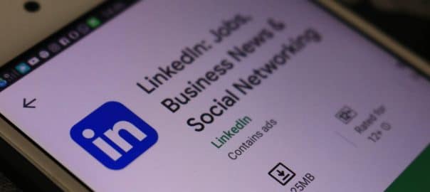 Downloading Linkedin mobile app from Google Play Store.